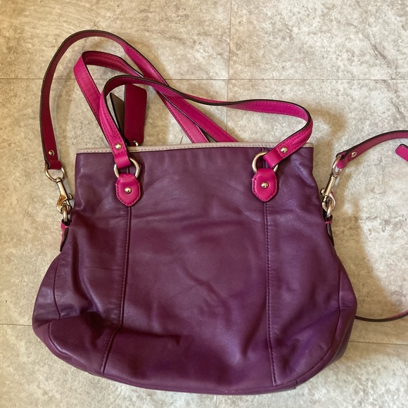 Coach Daisy Spectator Purse. - Picture 4 of 6